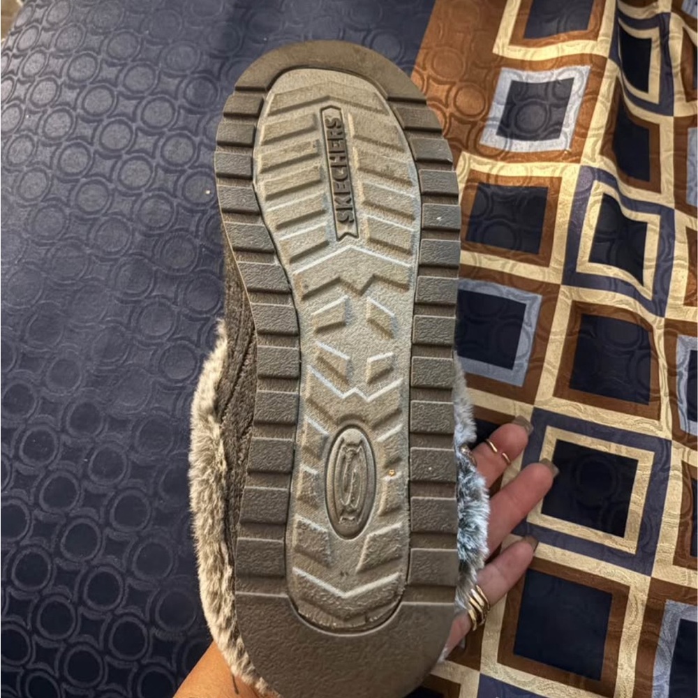 Skechers Women's Charcoal Faux Fur 8.5 - Picture 2 of 2
